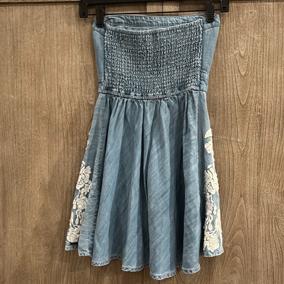 Abercrombie and Fitch strapless mini dress - Picture 5 of 7